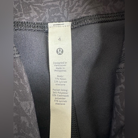 Lululemon Wunder Train High Rise Short W7BR7S 8" Crunch Black size 4 - Picture 3 of 4